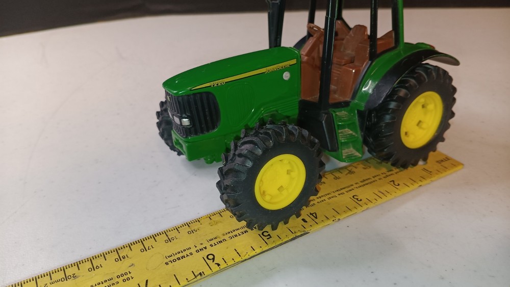 Die Cast Tractor Ertl John Deere 7220 No Front Loader Used