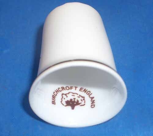 Birchcroft China Thimble -- Reading Cat with Dome Gift Box