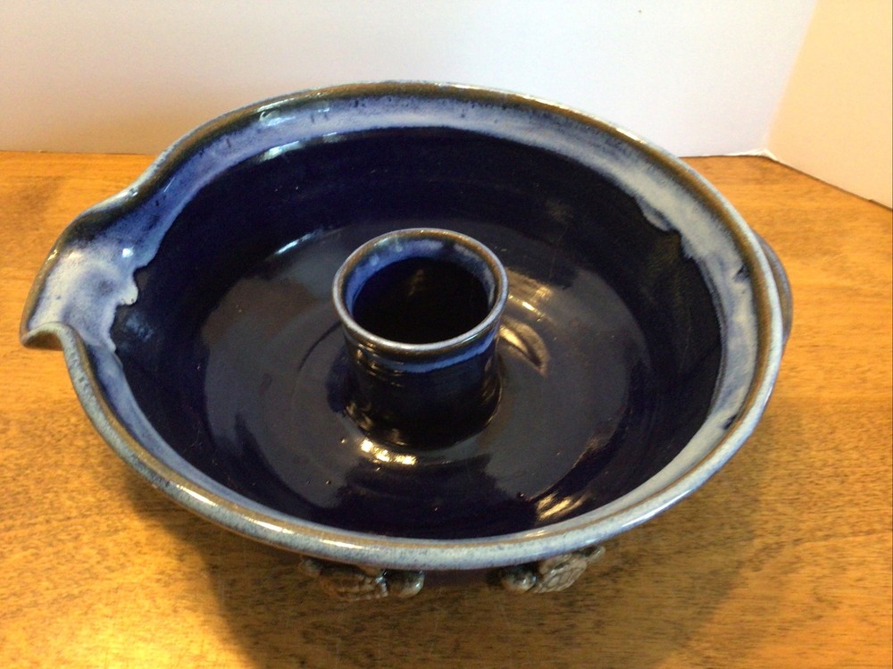 handmade pottery turtle baking dish signed BW SELLERS 11”