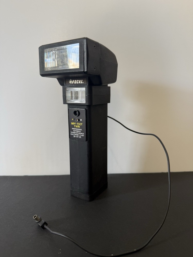 Focal MPF-700T Twin Professional Automatic Thyristor Bounce Electronic Flash