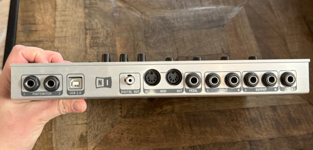 Native Instruments Kore 2 USB MIDI Controller -No Cords-