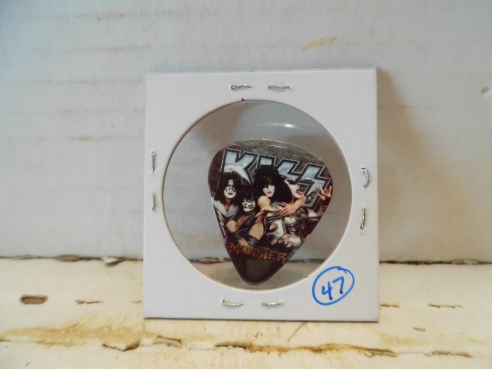 KISS "ARMY" GUITAR PICK~READ DESCRIPTION (18~20)