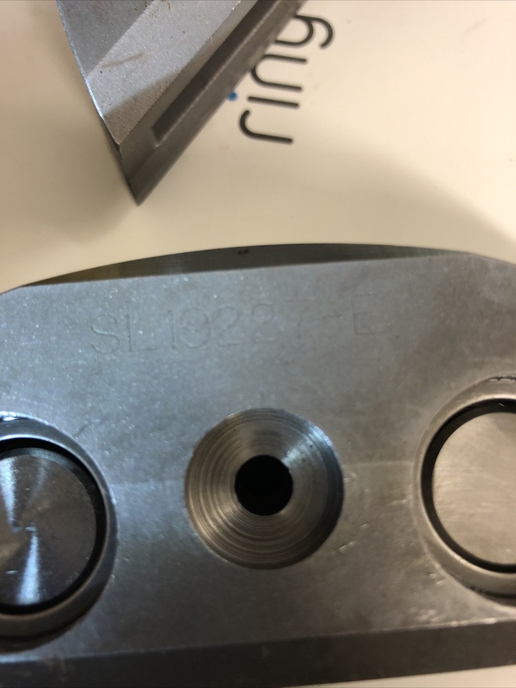 2 SL19227-E Counterweights
