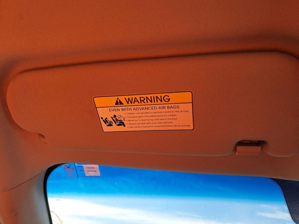 OPTIMAKIA 2015 Glove Box 4765526