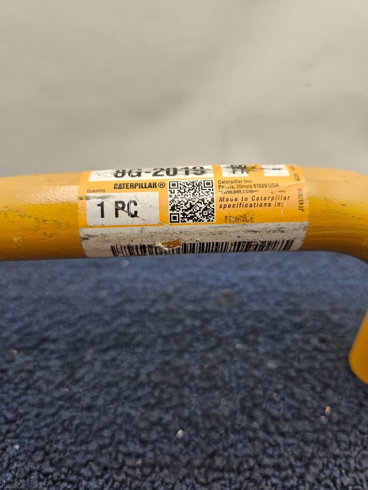 CAT 8G-2019: Machine Frame Grab Handle