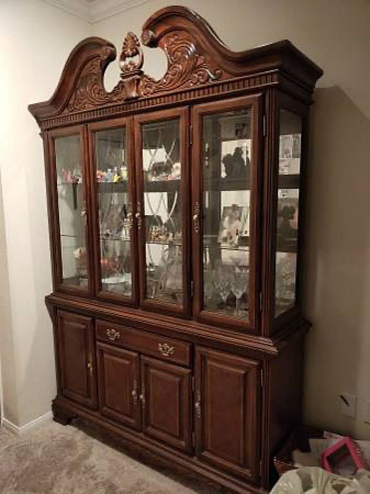 Display & Storage Cabinet