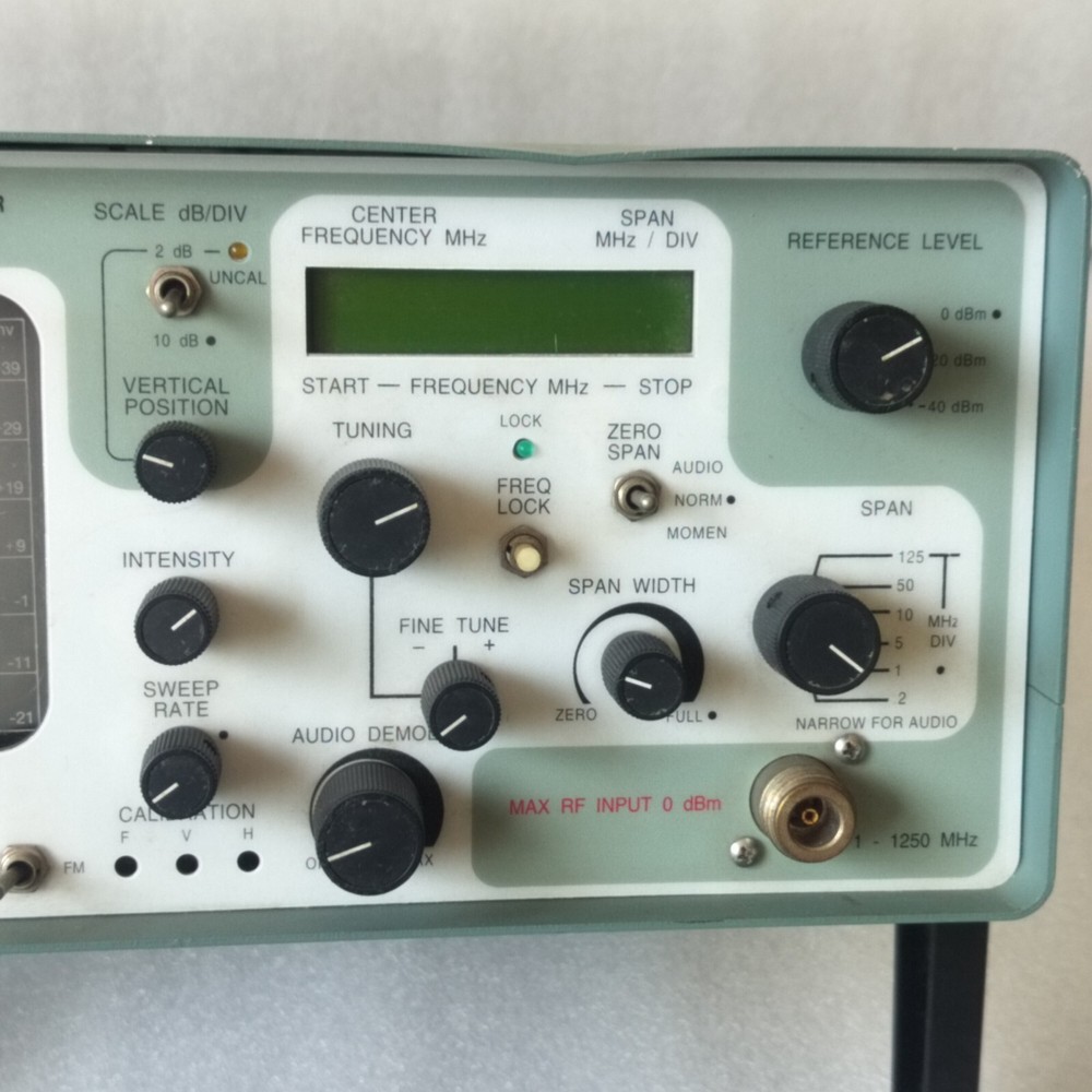 AVCOM PORTABLE SPECTRUM ANALYZER(MODEL PSA-65C)