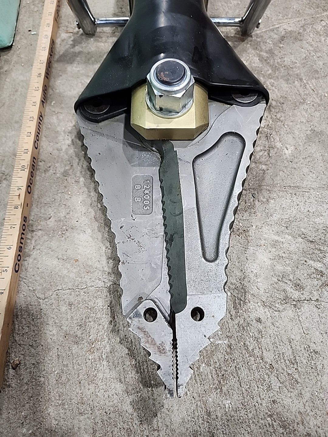 Hurst Hydraulic Jaws of Life Combi Tool Spreader / Cutter w/ Quick Connect Used