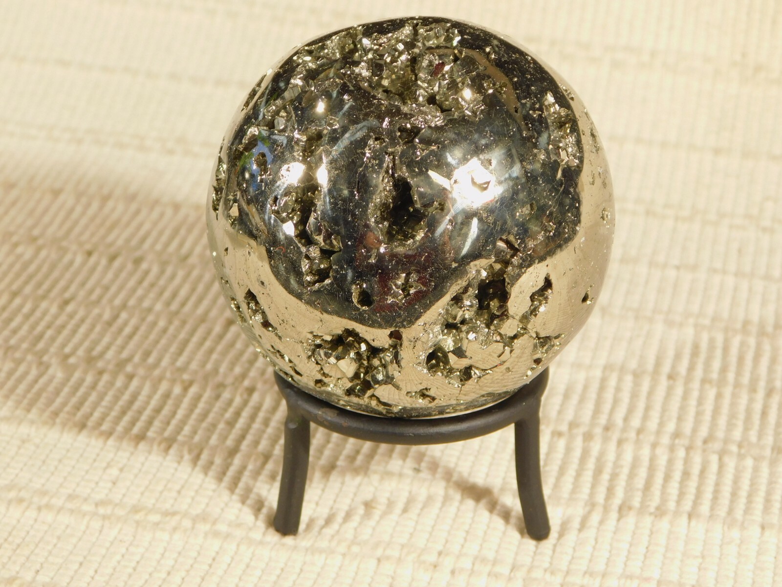 Sphere Display Stand Medium Size Black Metal Short