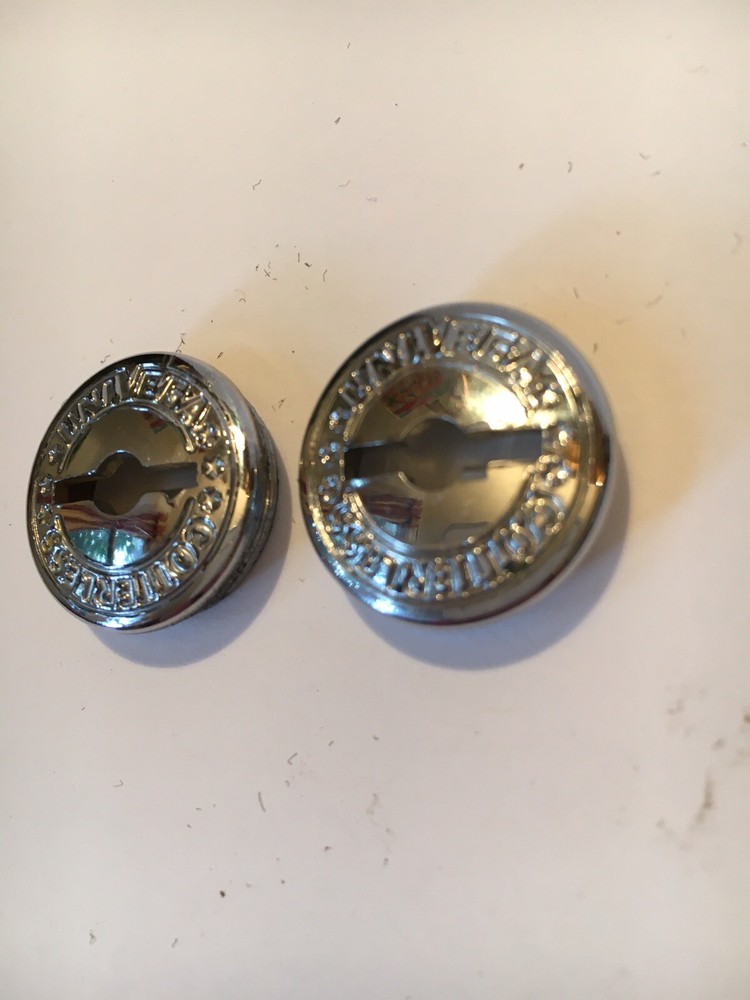 Univega Cotterless Crankset Dust Caps Nice Overall Condition