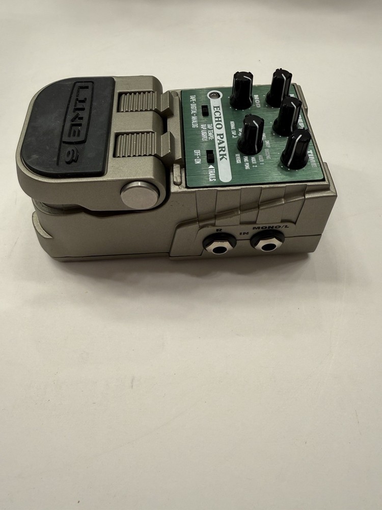 Line 6 Tone Core Echo Park Digital Delay Guitar Effect Pedal + Original Box