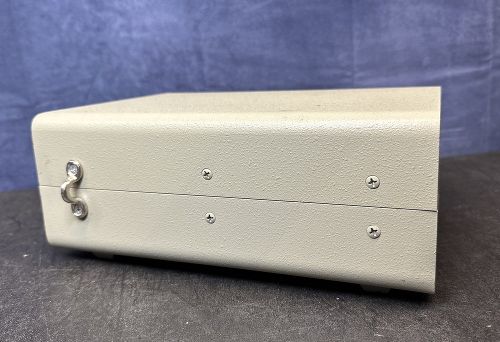 Applied Instruments Model 5112 Multi-Carrier Signal Generator