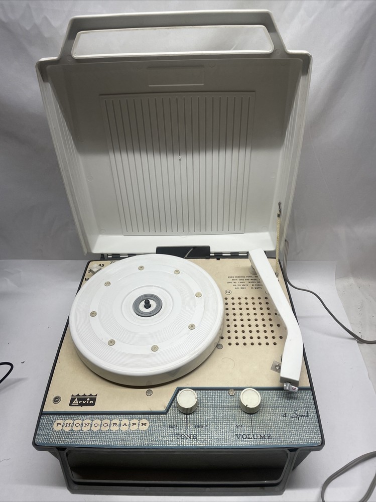 Vintage Arvin  Phonograph Model 45p49