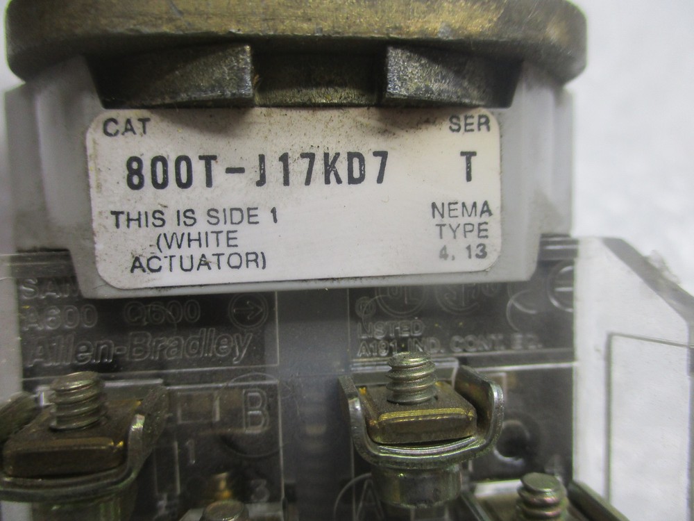 ALLEN BRADLEY 800T-J17KD7 SER.T SELECTOR SWITCH UNMP