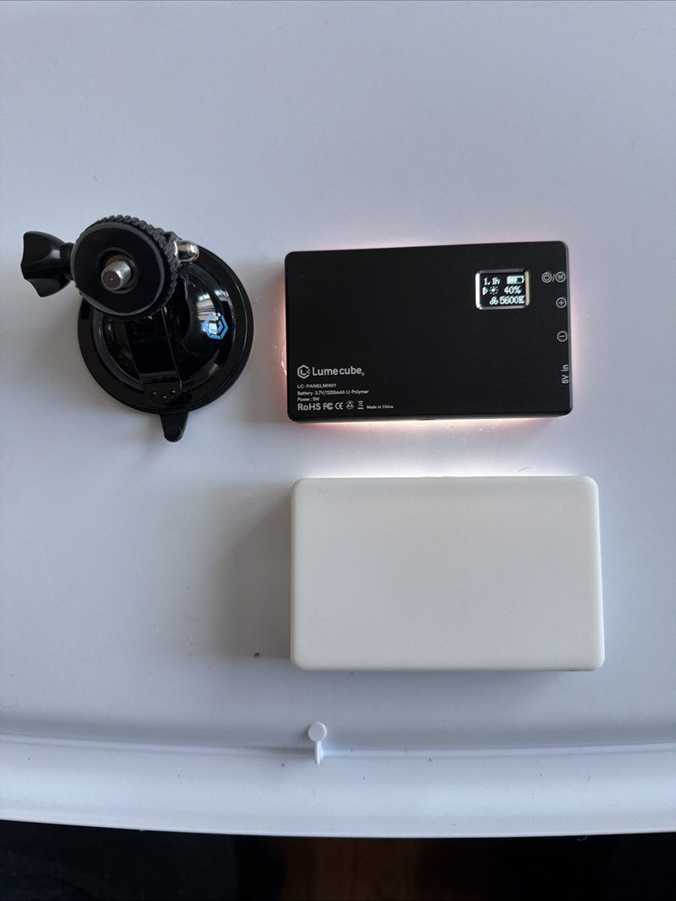 Lumecube LC-PANELMINI1 Smart LED Light with Diffuser & Suction Cup Holder