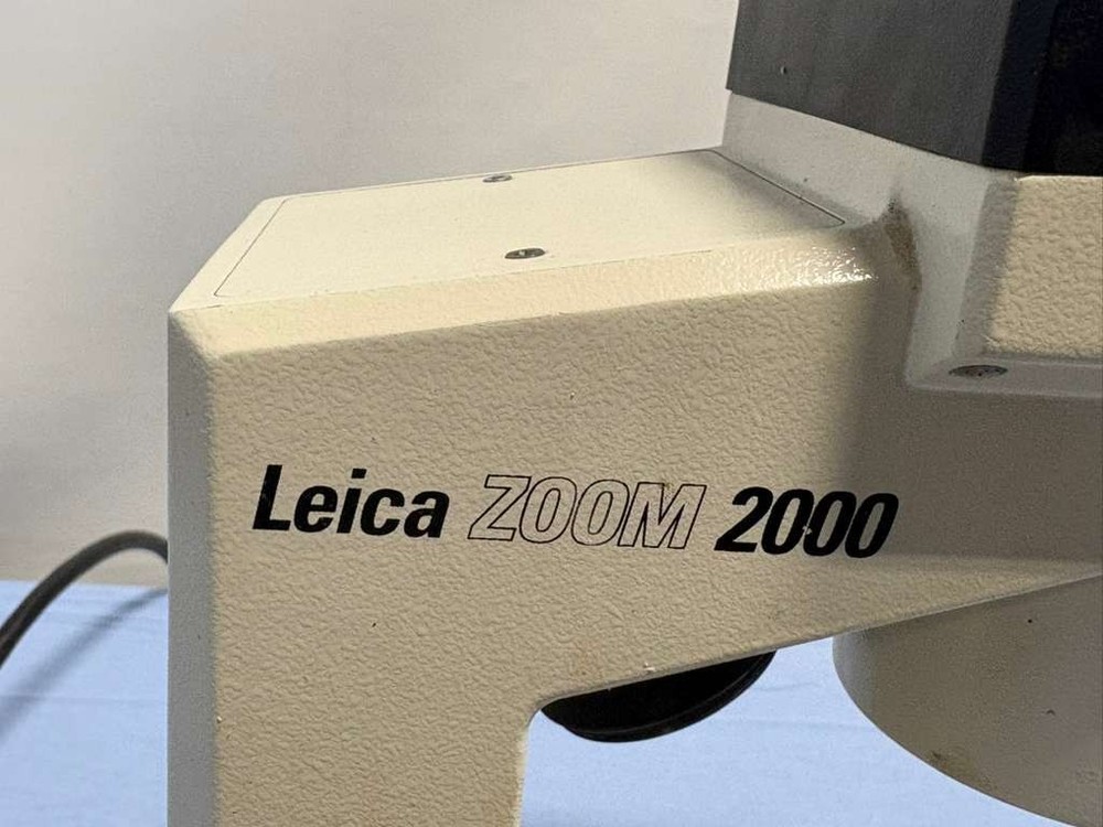 Leica Zoom 2000 Illuminated Stereo Microscope Model Z45V