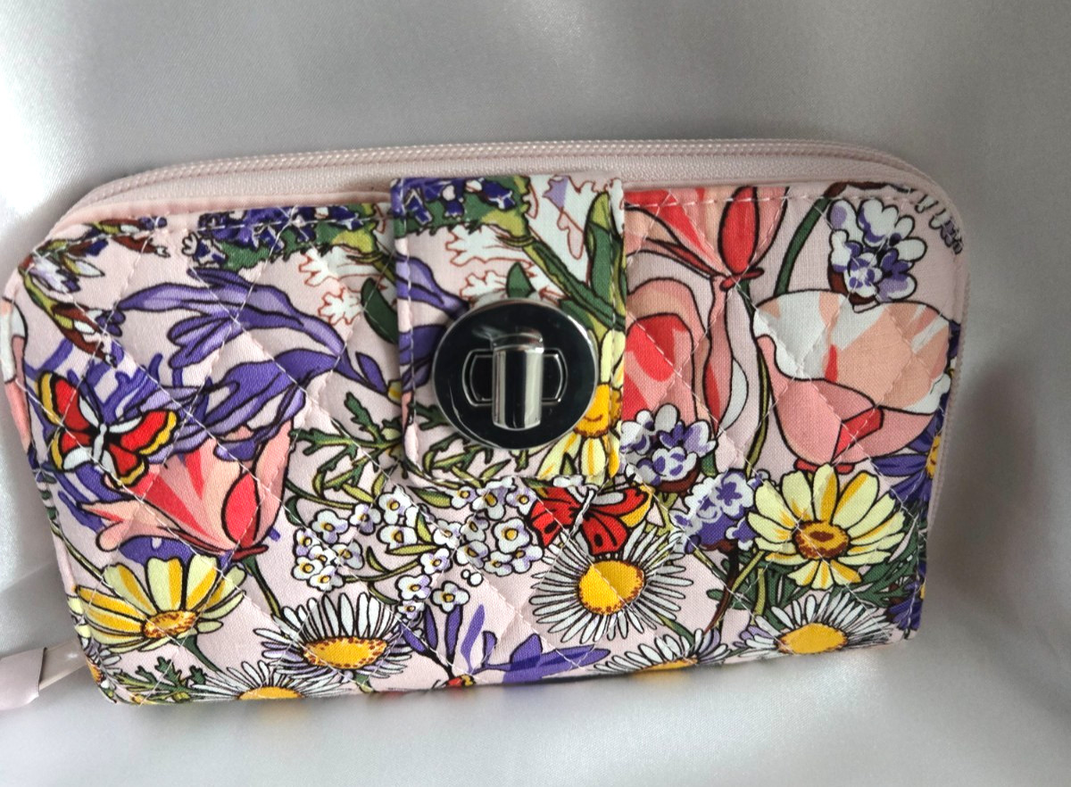 Vera Bradley Essential Turnlock Wallet, Coastal Wildflowers