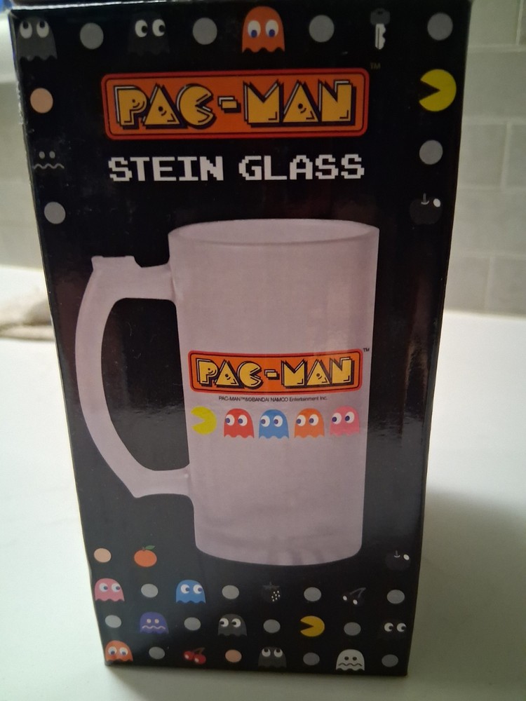 Pac-Man Stein Glass
