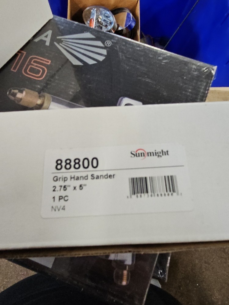 Sunmight Vacuum Grip Hand Sander 88800
