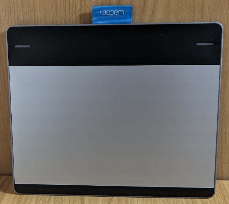 Wacom CTH-480 Intuos Small Creative Pen & Touch Tablet Full set