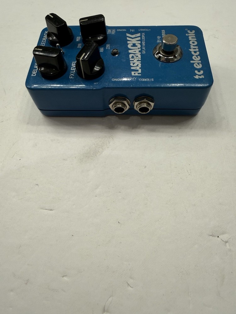 TC Electronic Flashback V1 Delay & Looper True Bypass Guitar Effect Pedal