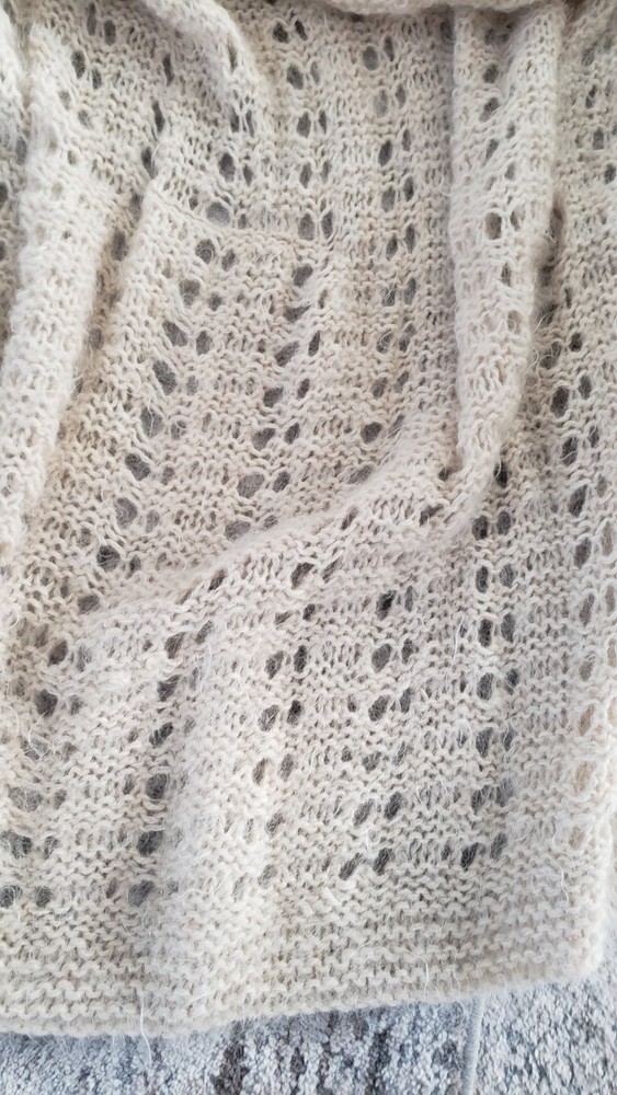Beautiful Vintage Handmade Throw/Shawl/Qrap