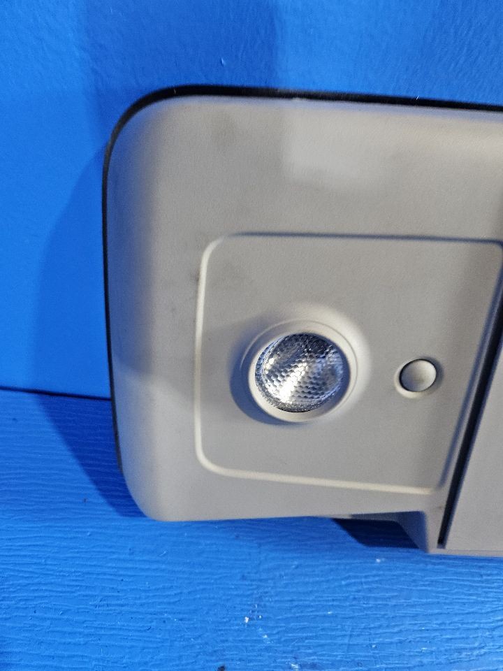 TRAVERSE 2012 Console Rear LIGHT 6893