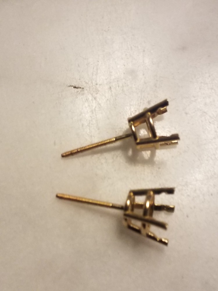 14k yellow four prong basket setting threaded post 6MM