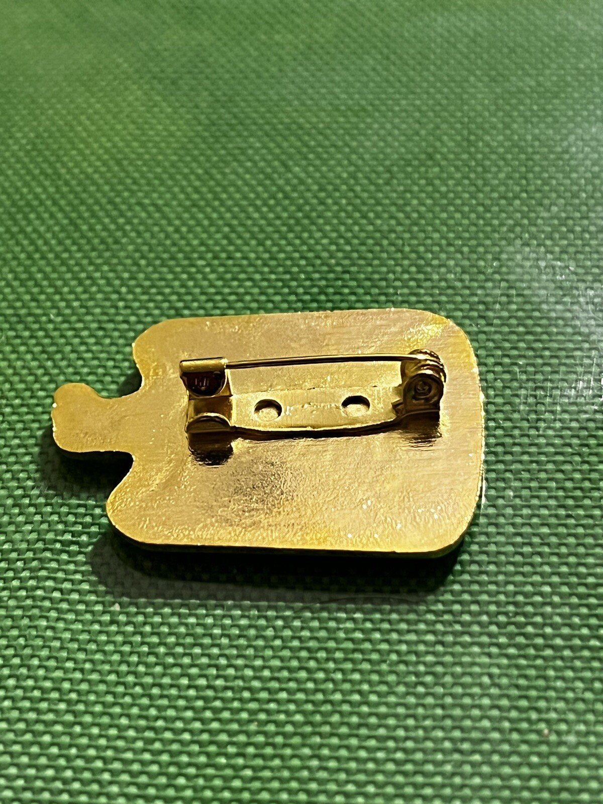 Iraq- Iraqi Armed Forces Beret Cap Color Eagle Pin Badge.