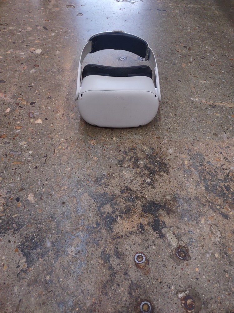 Oculus Meta Quest 2 VR Headset Only - Reset #2 Texted And Work Prefect