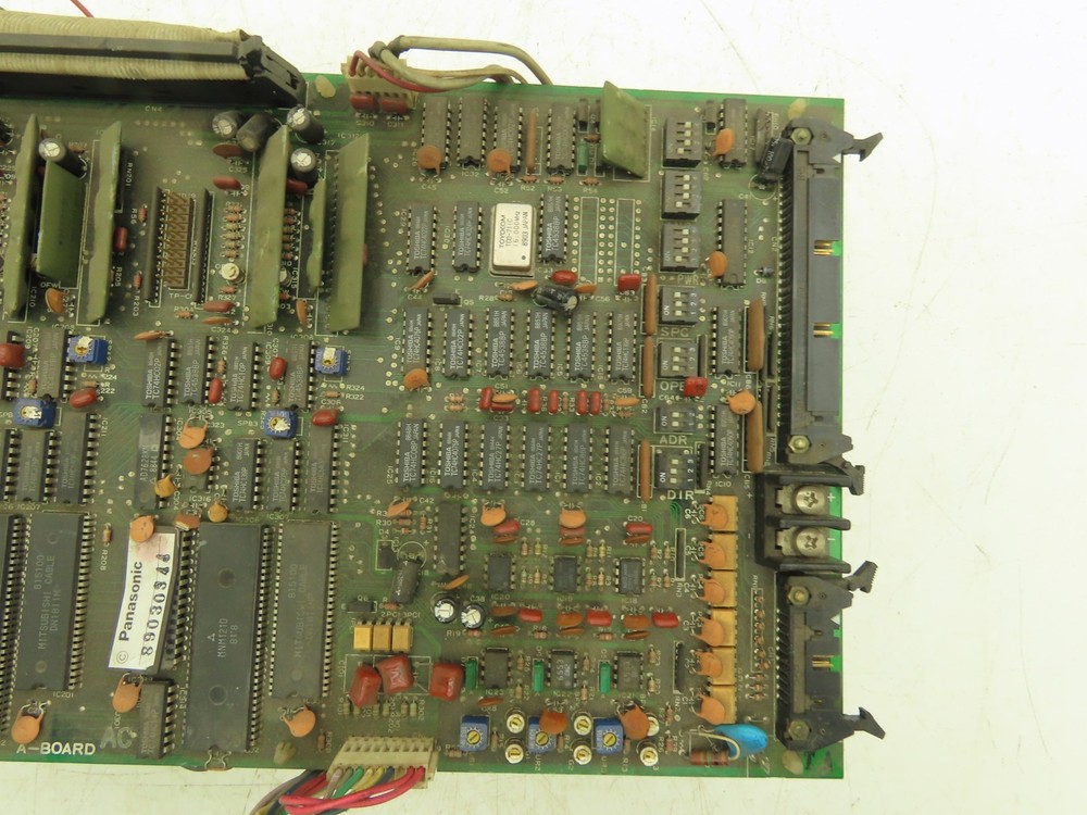 Hitachi HDV472 Servo Controller Power Supply Unit 270VDC Input 200/220VAC Output