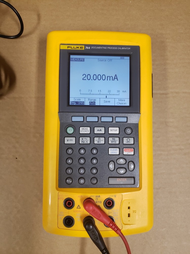 Fluke 744 Documenting Process Calibrator With Accessories. Read Desc.