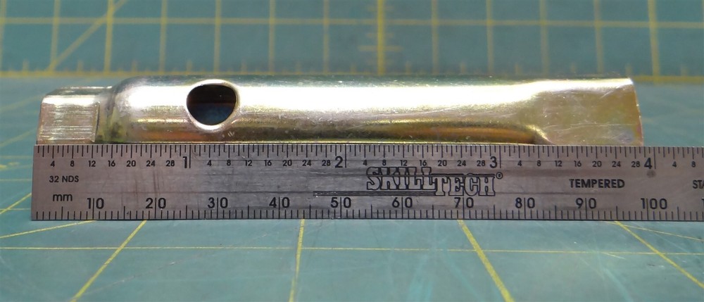 Stihl T-Handle Multitool 19mm x 13mm (3/4 x 12) Socket Wrench & Phillipshead Bit