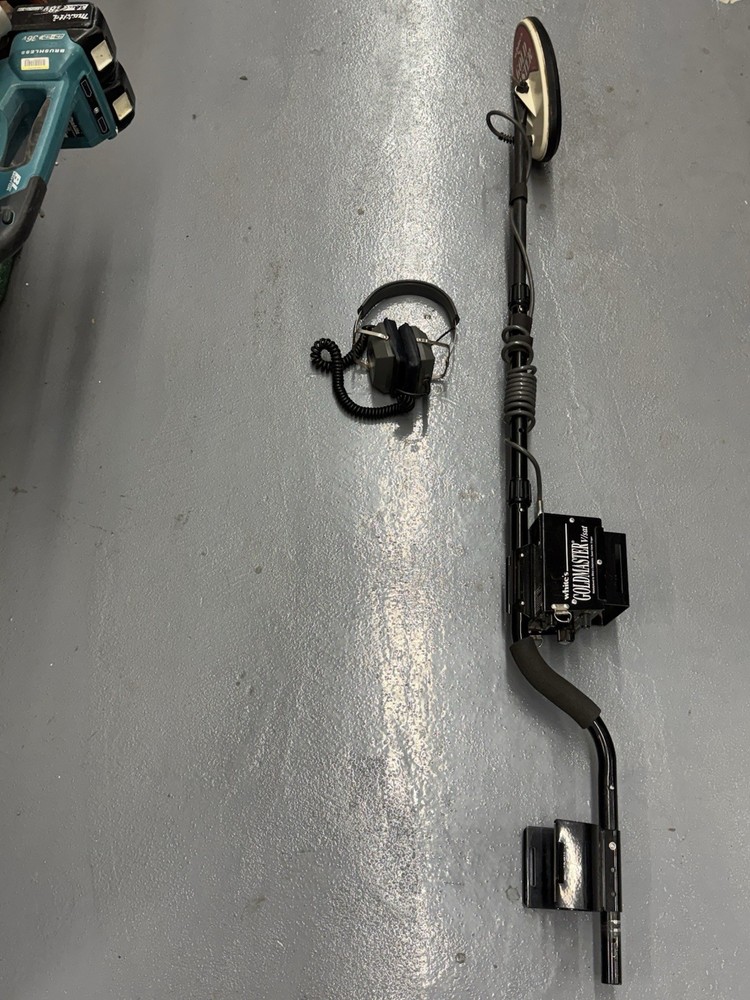Whites Gold Master V/sat Metal Detector