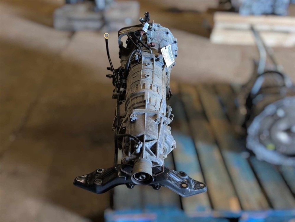 TRIBECA 2006 Glove Box 19100