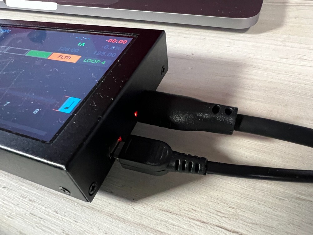 (Beta) DJMirror for Traktor – Enhanced Deck Display (Screens Not Included)