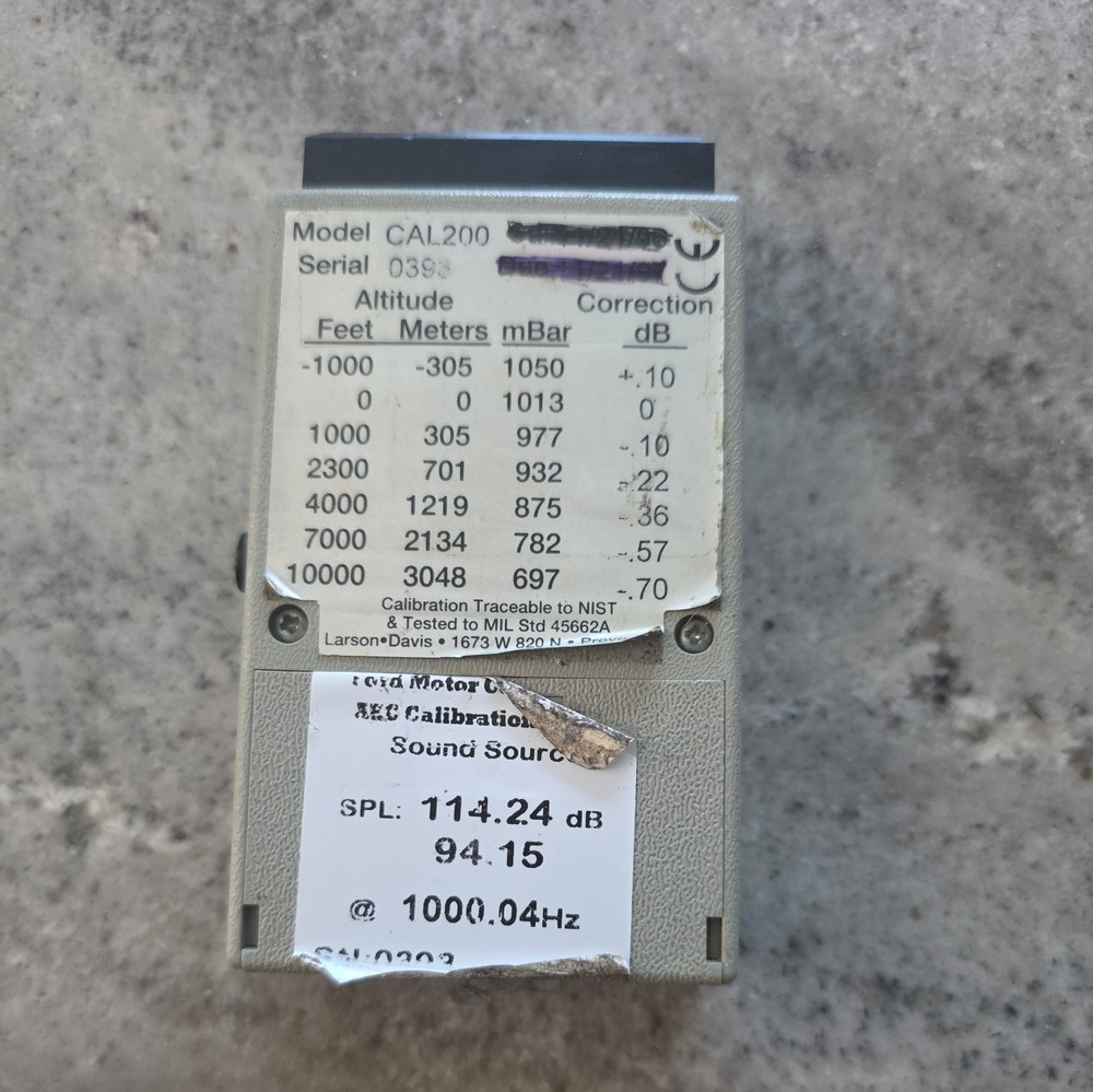 LARSON DAVIS CAL200 PRECISION ACOUSTIC CALIBRATOR