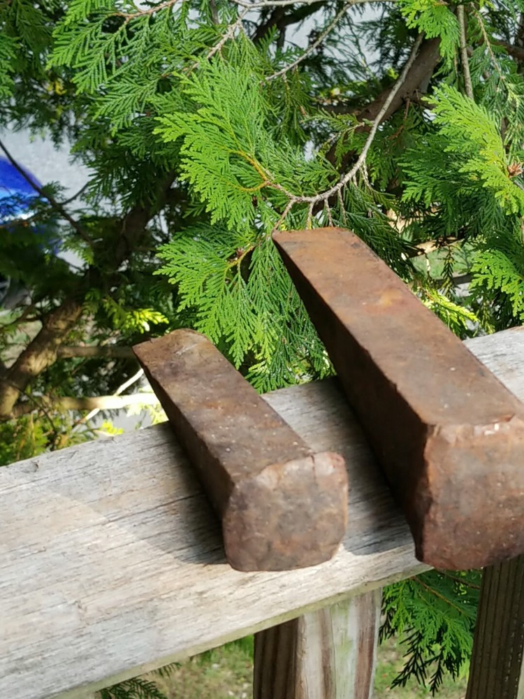 2 MANUAL WEDGE LOG SPLITTERS