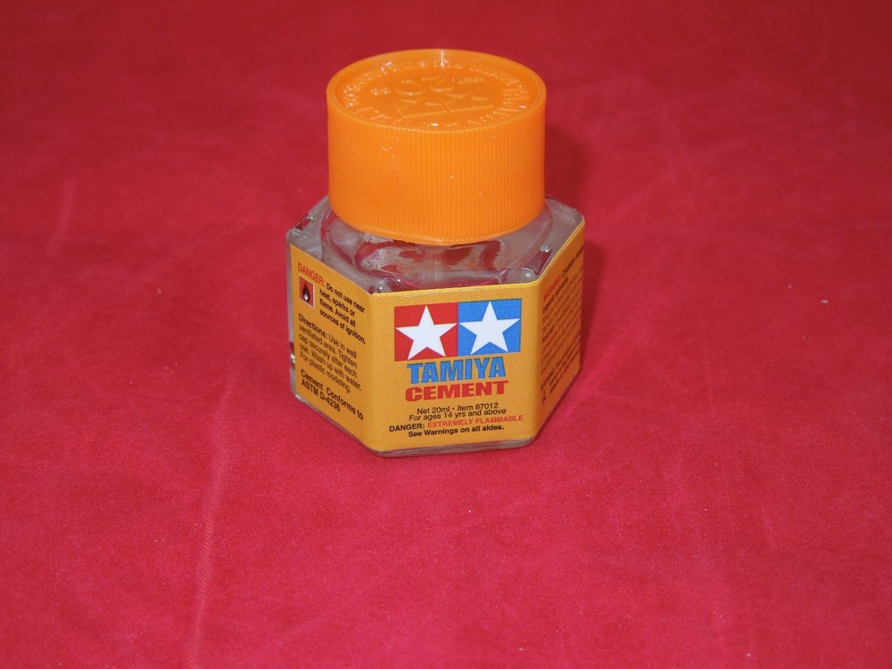 TAMIYA 87012 CEMENT PLASTIC MODEL GLUE 20 ml MODELING