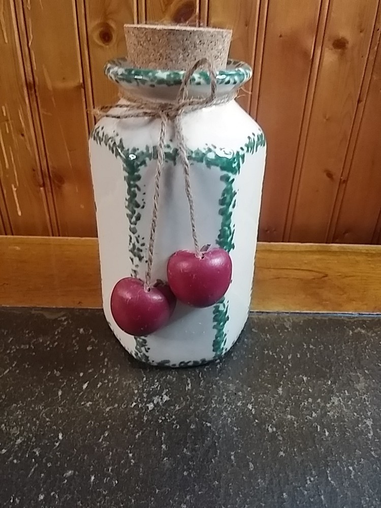 Vintage Ceramic Rectangle Vase Decor With Wooden Apples
