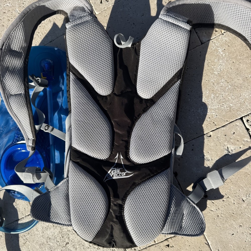 Black CAMELBAK magic Hydration Back Pack w/ Blue 2 Liter/70oz Bladder XV