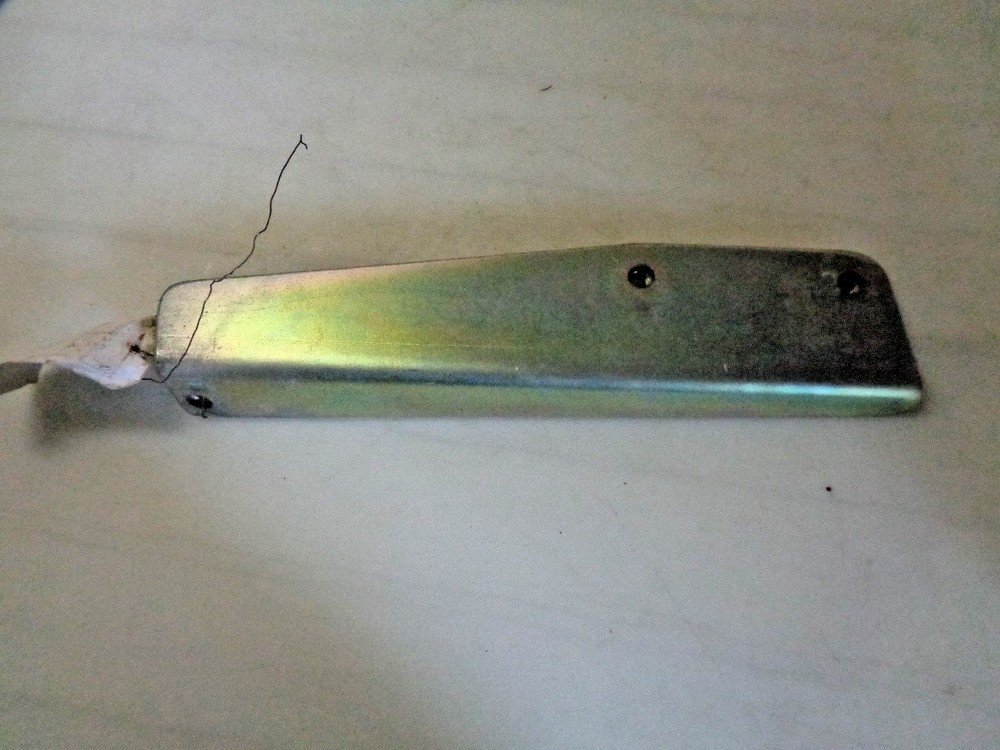 VOLVO 813644 HOSE ATTACHMENT BRACKET