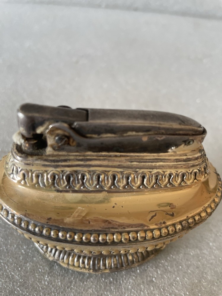 Ronson Queen Anne table lighter Yellow applied surface Untested