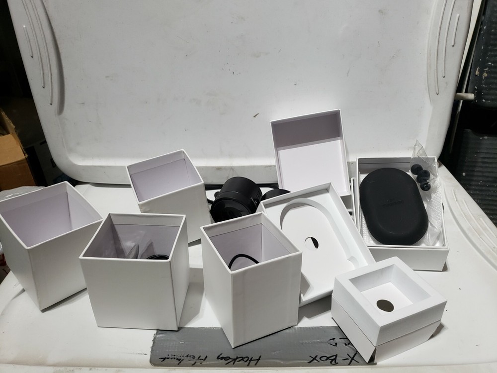 Set 2 SWAROVSKI Mini Bluetooth SPEAKERS +2 earplug Pre-owned w/original boxes