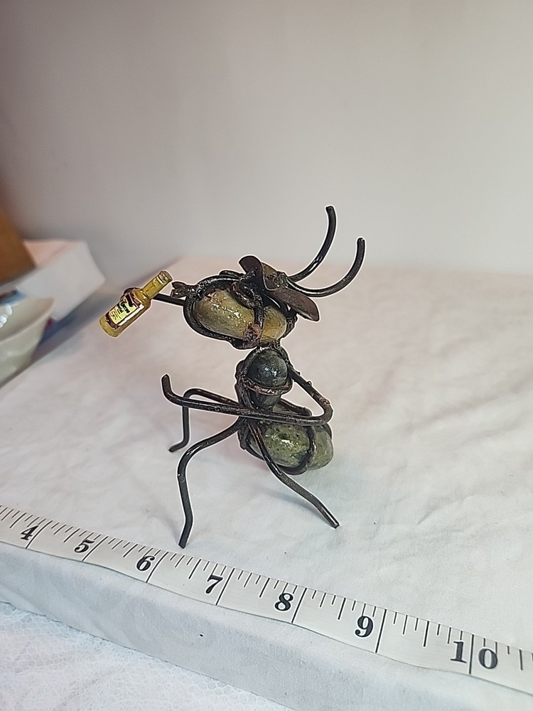 Drinking Ant