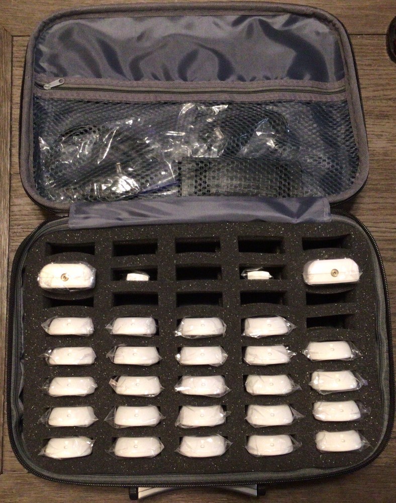 QOMO Q-Click QRF500 Audience Response System 24+2 Remotes Full Kit Setup W/ Case