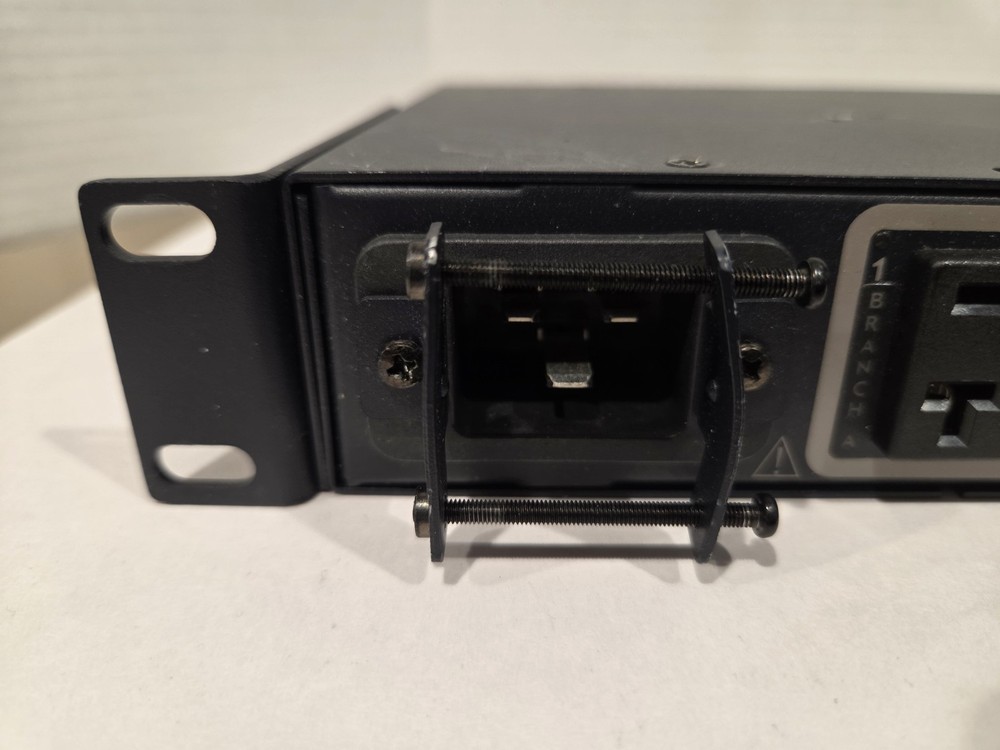Server Technology Switched Cabinet Power Distribution Unit - Sentry CW-8H1-C20M
