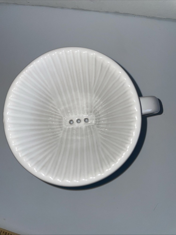 LE CREUSET POUR THROUGH COFFEE DRIPPER BREWER WHITE