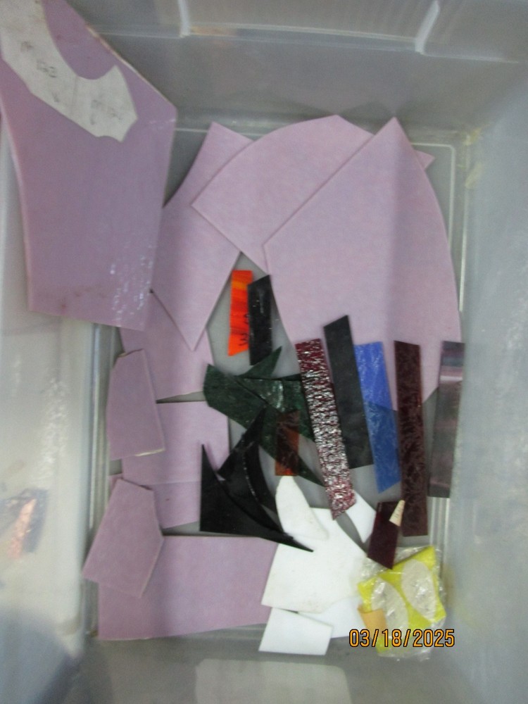 25lbd Stained & Cear Glass Lot