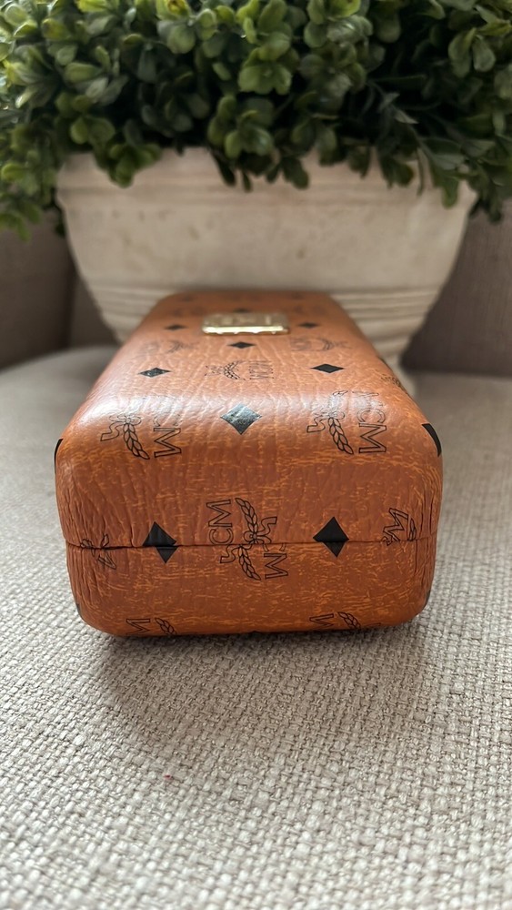 NEW!! MCM MONOGRAM SUNGLASSES HARD CASE WITH CLOTH